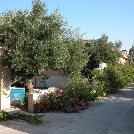 Sprawling Vlilla In Malades Villa Agios Sillas Luaran gambar