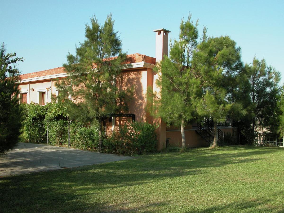 Sprawling Vlilla In Malades Villa Agios Sillas Luaran gambar